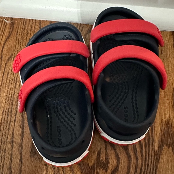 Crocs - Picture 4 of 5